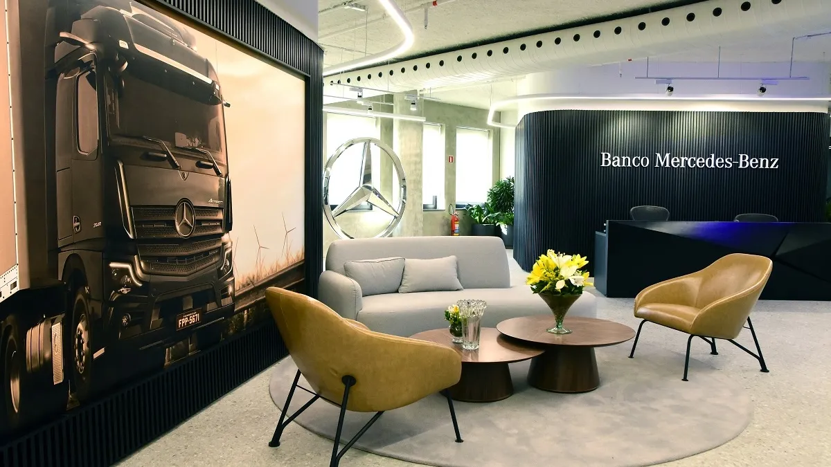 Banco Mercedes-Benz